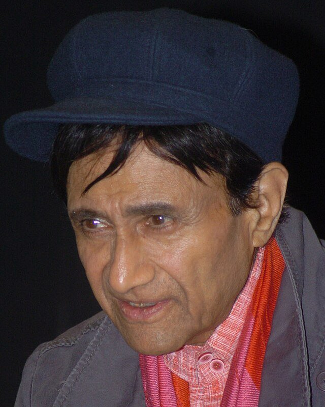धर्मदेव पिशोरिमल आनंद (Dharamdev Pishorimal Anand) – लोकप्रिय नाम देव आनंद (Dev Anand)